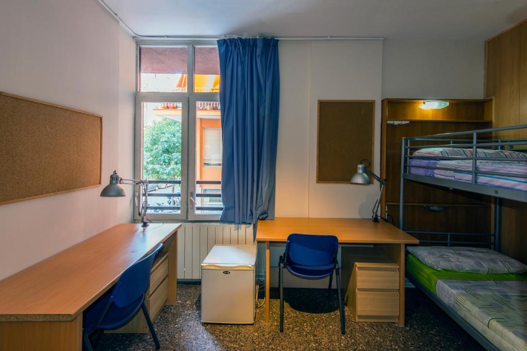 Residencia Sants Hostel Barcelona Room photo