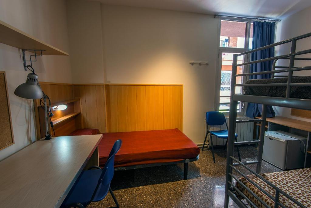 Residencia Sants Hostel Barcelona Room photo