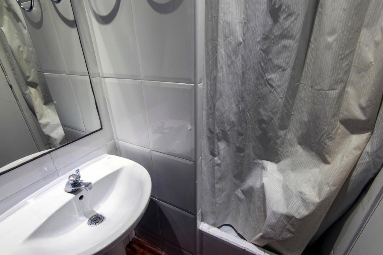 Residencia Sants Hostel Barcelona Room photo