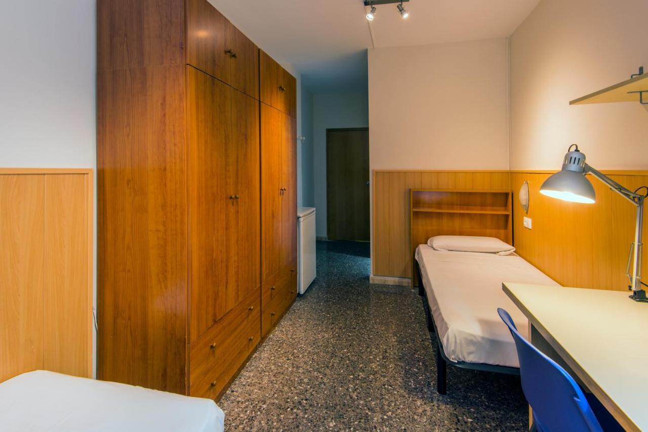Residencia Sants Hostel Barcelona Room photo