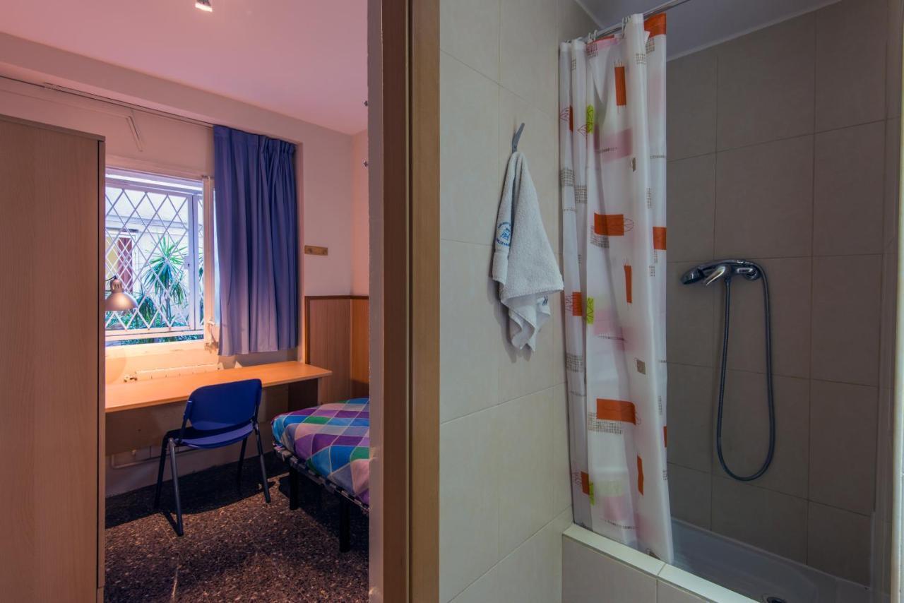 Residencia Sants Hostel Barcelona Room photo